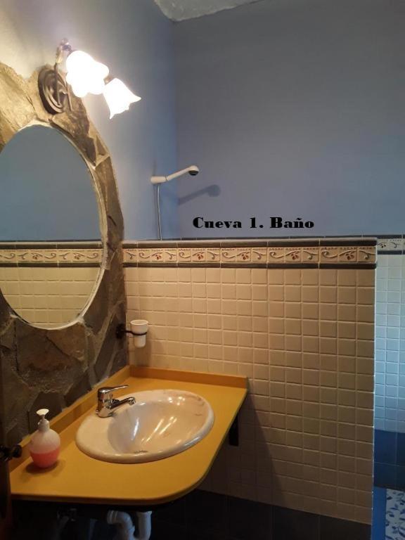 Cuevas Lourdes Villa Benamaurel Екстериор снимка